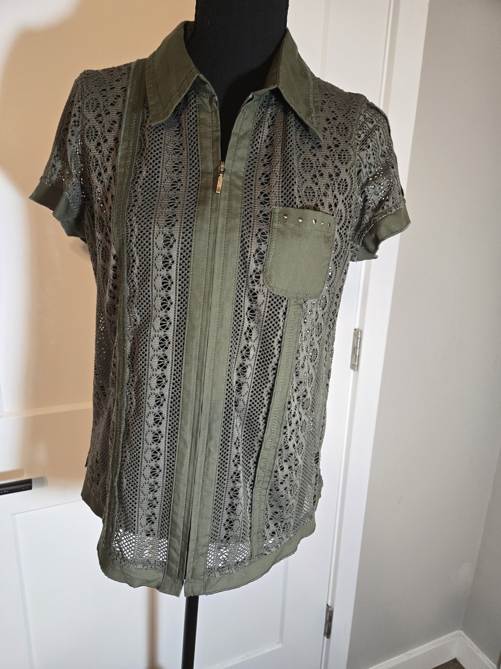 TanJay Petites Olive Green Lace Full Zip Short Sleeve Blouse Size 4P